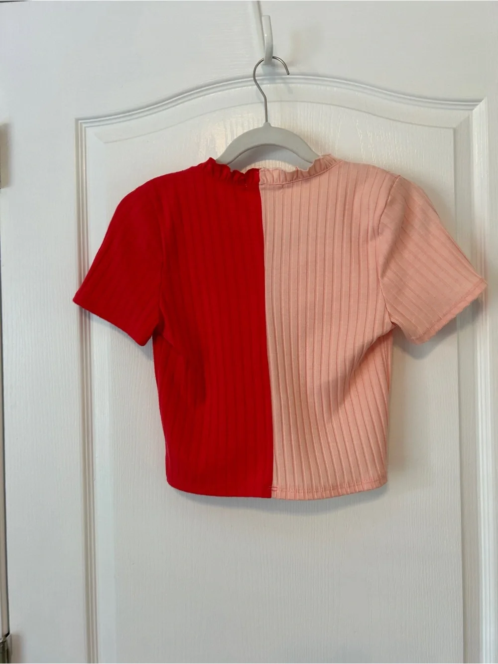 miami Pink & Red Colorblock Ruffle-Trim Ribbed Crop Top - Picture 2 of 4